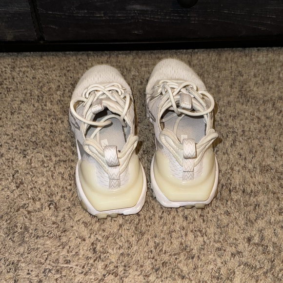 Active Nike Shoes - Picture 3 of 4